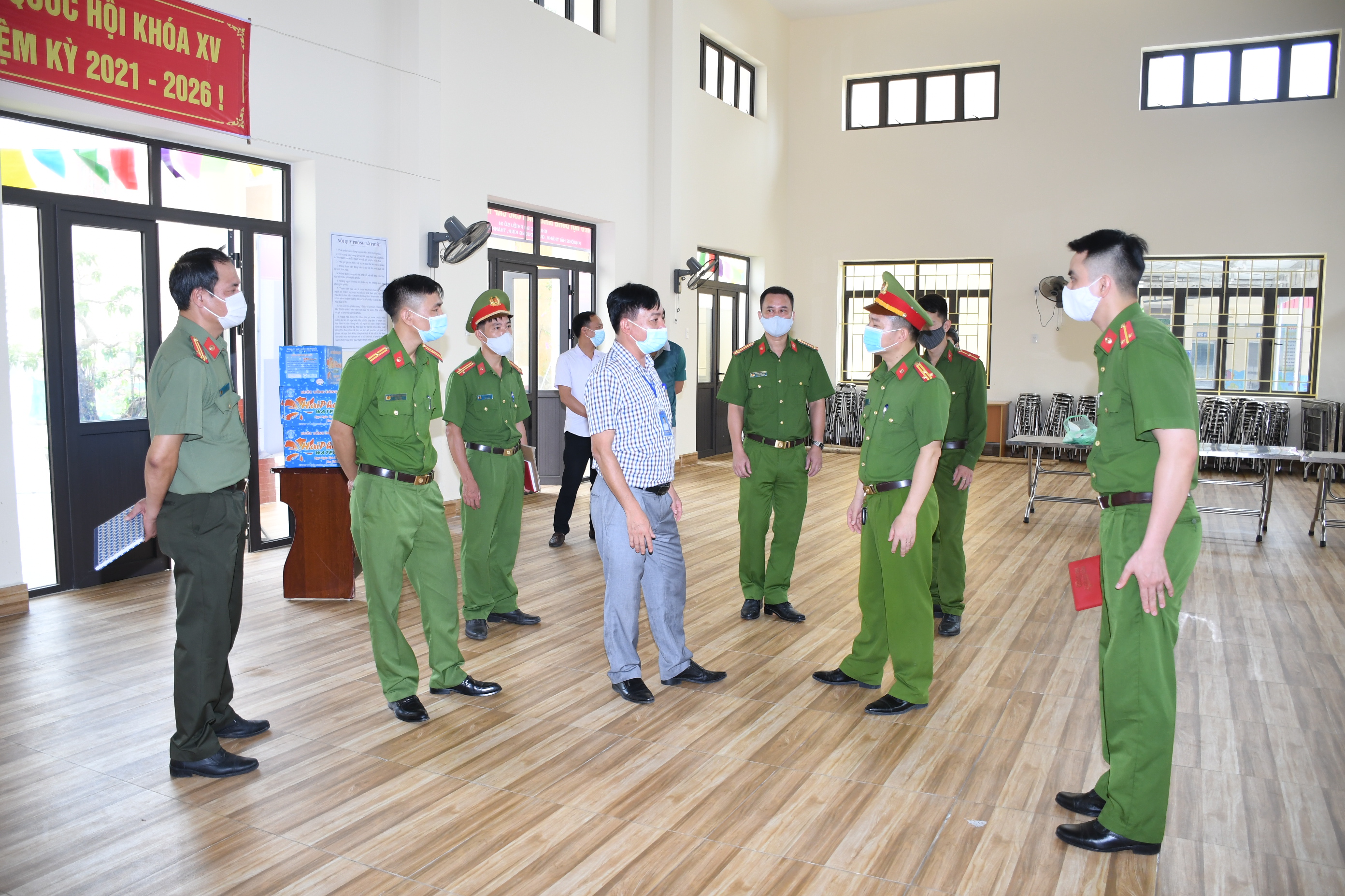 Kiểm tra an toàn phòng cháy chữa cháy tại các điểm bầu cử